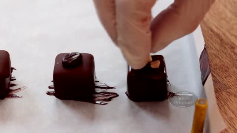 How to make chocolate truffles with milk at home