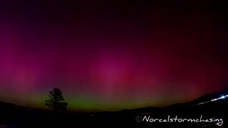 Incredible Timelapse of dancing Aurora over Mt Shasta/Weed, California last night