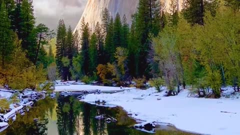 outhikingwithtiare captured a perfect reflection of El Capitan in California’s Yosemite