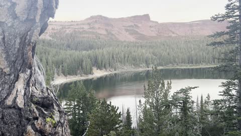 Ascending Shale Rock Overlooking Three Creek Lake – Tam McArthur Rim Trail – Central Oregon – 4K