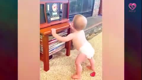 Cute 🤣😂and funny 😁😃 laughing babies😄🌞😀😃 funny laughing kids videos.