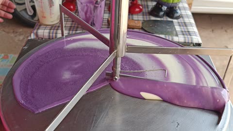 Thai Crêpe Mastery: Unleash the Magic of Purple and Natural Flavors!