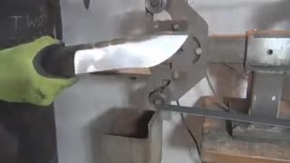 Making a Knife From A Wood Saw