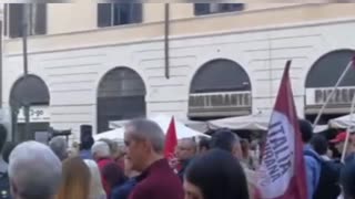 Protest in the center of Rome to criticize the government's policy related to the supply of weapons