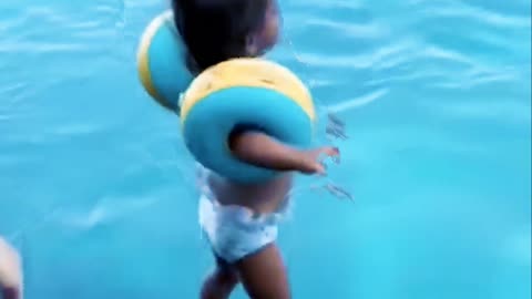 Adorable 3-Year-Old Baby Girl Jump on the Water