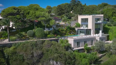 Luxury High-End Waterfront Contemporary-Style Villa | Côte d'Azur