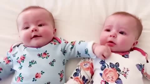 Best of Funny Twin Babies