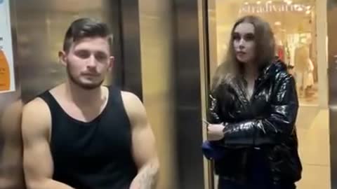 Shmeksss - elevator prank police woman gym - PopCornRest #prank #shmeksss #reaction #comedy