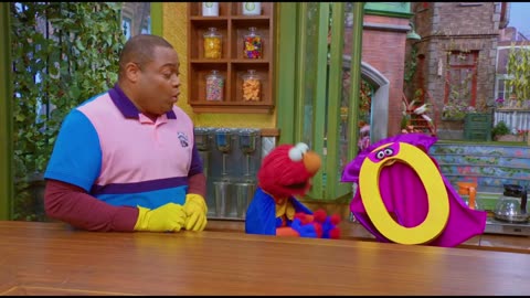 Sesame Street: Elmo Helps The Amazing Zero.