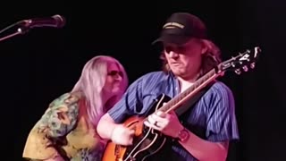 Mike Scott (Gwen Levey & The Breakdown) - LIVE @ Eastside Bowl (Short)