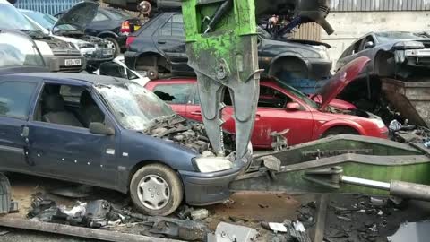 The dismantling and inspection process of scrapped cars II