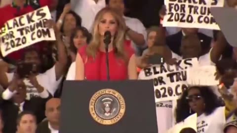 Melania Trump says Lord's Prayer at Trumps Rally
