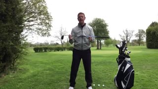 Simple Golf Swing for Beginners by Professional Coach Julian Mellor