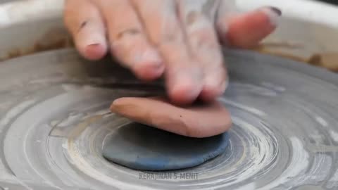 Seni tembikar memesona_ ide lempung dan keramik yang memukau di atas roda tembikar