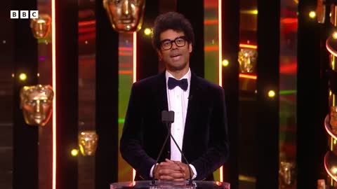 Richard Ayoade's HILARIOUS opening monologue at the BAFTAs 2022 | BBC