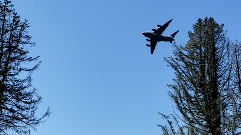 C17 Globemaster flyover