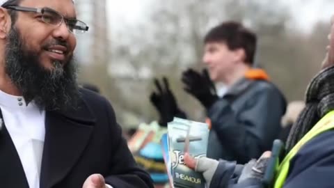 🔥Was Jesus a GOD Or Man💥❗ Christian Street Preacher Gets SCHOOLED😂 by Uthman Ibn Farooq❗#shorts.