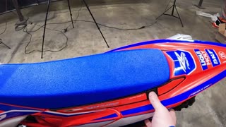 How to remove a seat from a Beta Dirtbike