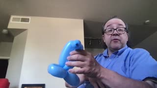 Balloon twisting a simple penguin