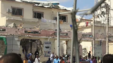 Video: Más de 100 muertos y 300 heridos por explosión de dos bombas en Somalia