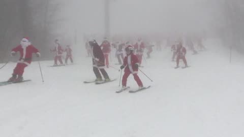 300 skiing Santas take over a Maine ski resort in the United States