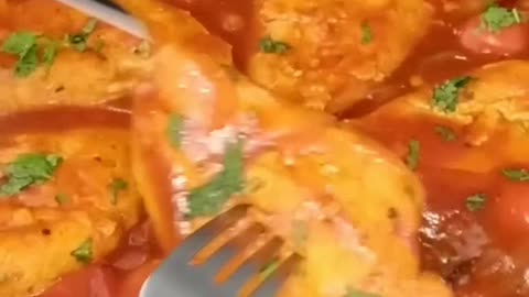 Filé de frango ao molho de tomate