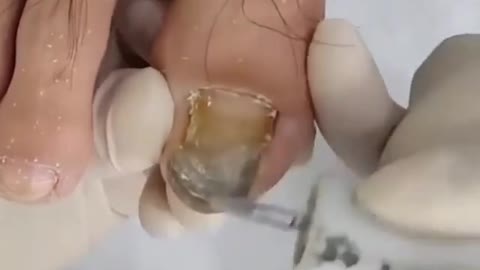 Arreglando las uñas