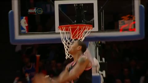 Derrick Rose's Double Clutch Dunk