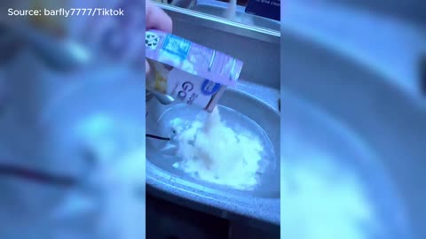 Airline Passenger Cooks Shrimp and Mashed Potatoes in Plane Bathroom Sink