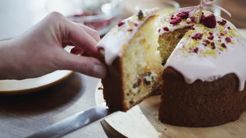 Placing A Slice Of Cake Over A Saucer Plate #shorts