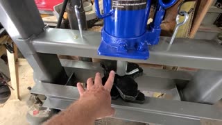 Testing out the 20 ton air jack on Harbor Freight press