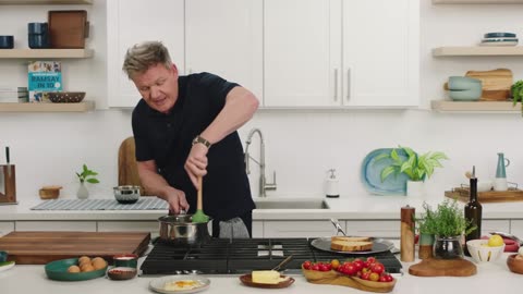 Gordon Ramsay Makes Scrambled and Fried Eggs | Cooking With Gordon | HexClad