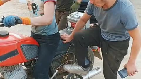 Several people can't start the motorcycle