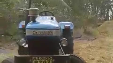 This Amazing Tractor Moving without a Driver