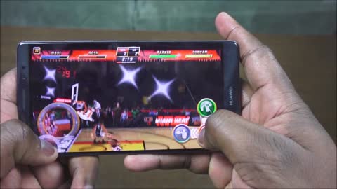 Gaming on the Huawei Mate 8 smartphone