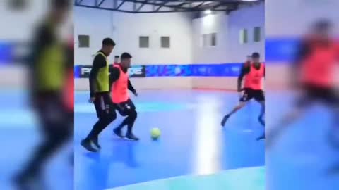 messi skill playing futsal