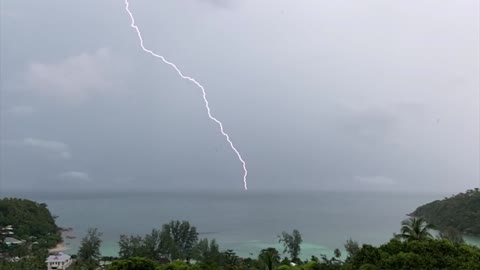 Big lightning falling in the sea