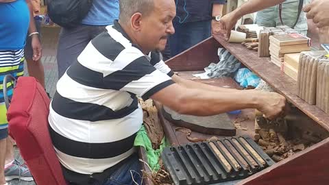 Cuban Cigars Hand Rolled On the Streets