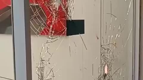Video: estruendosa caída de balcón de edificio en Castillogrande