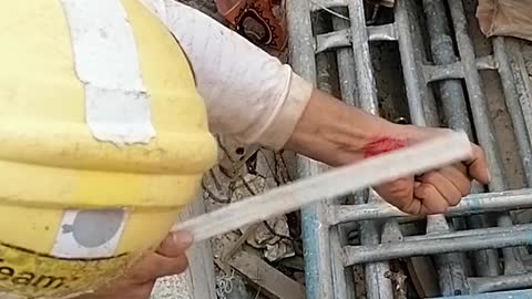 Wood treatment for china worker by himself.