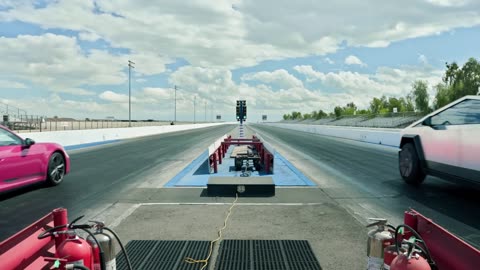 The Cybertruck vs Porsche 911 Drag Race Tesla Didn’t Show You | MotorTrend