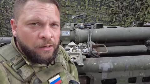 Ukraine War - Military corps officer Poddubny and captured American howitzer M777
