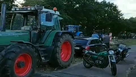 Germany: Germans farmers form convoy as Dutch protest spreads(July 11, 2022)