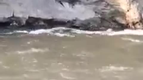 Denuncian presencia de crudo en un río en el Magdalena Medio