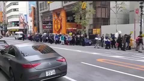 "Tokyo is now also protesting! Against masks on kids, against vaccines.