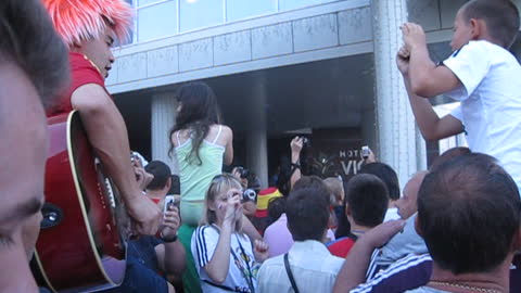 Fans sing Victor Tsoy song at Euro 2012 in Donetsk