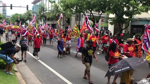 [RAW] Aloha Aina Unity March draws thousands to Waikiki