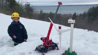 Father Uses Legos to Teach Kids about Windmill Construction