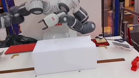 Robot doing packaging