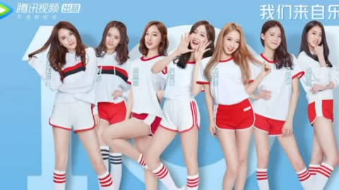 WJSN Mei Qi And Xuan Yi Pose With Other Yue Hua Girls!